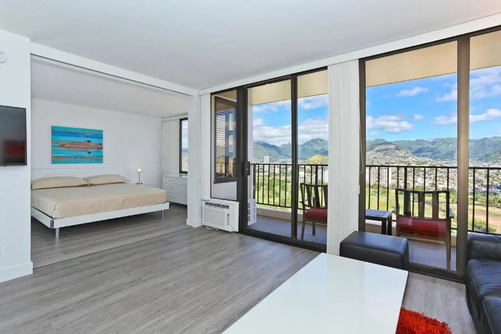 Waikiki Banyan #3205-T2