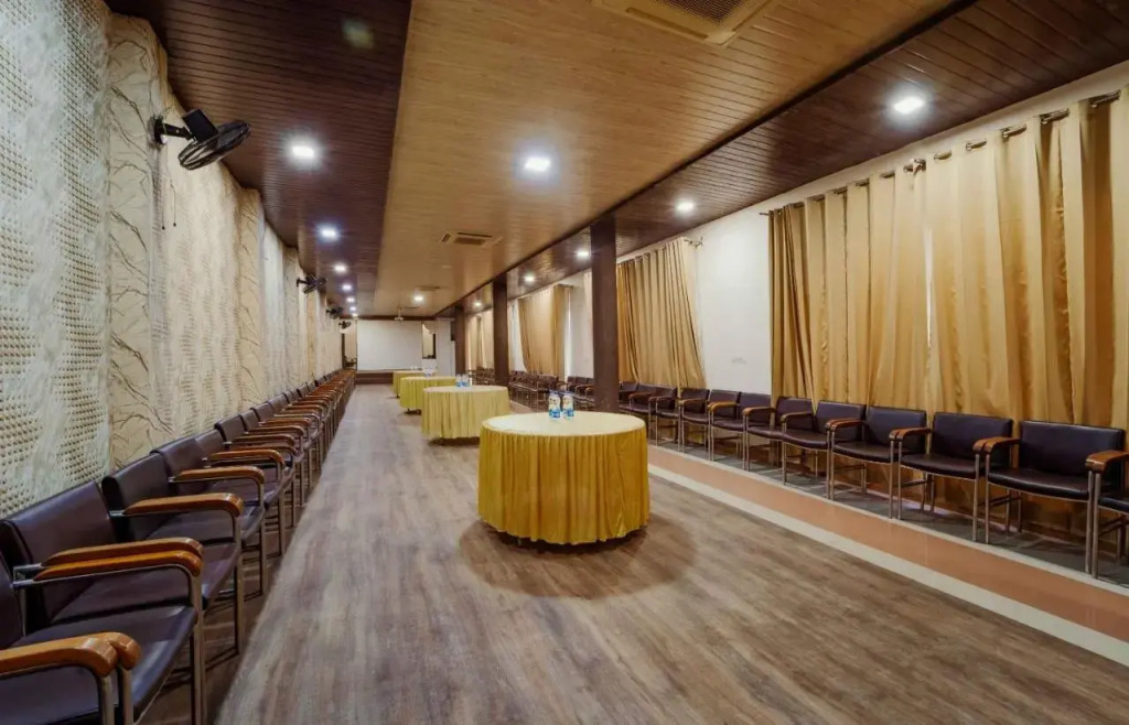 Hotal Paradise Palace Inn (Highway Hotel)
