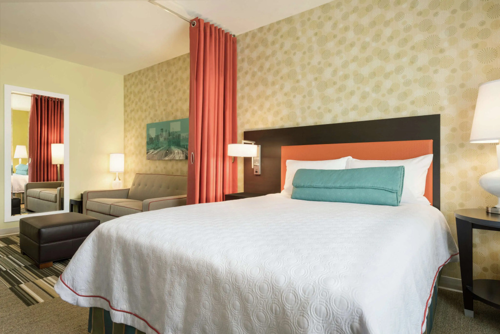 Home2 Suites by Hilton Roseville Minneapolis