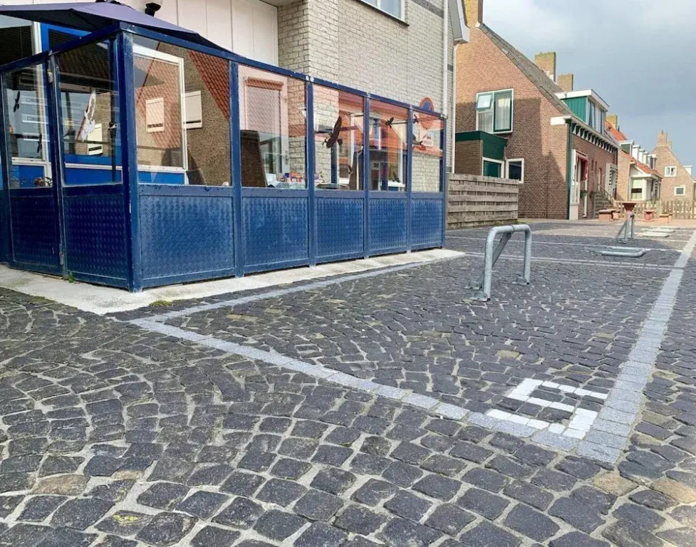Ground-floor Apartment in Petten in Centre