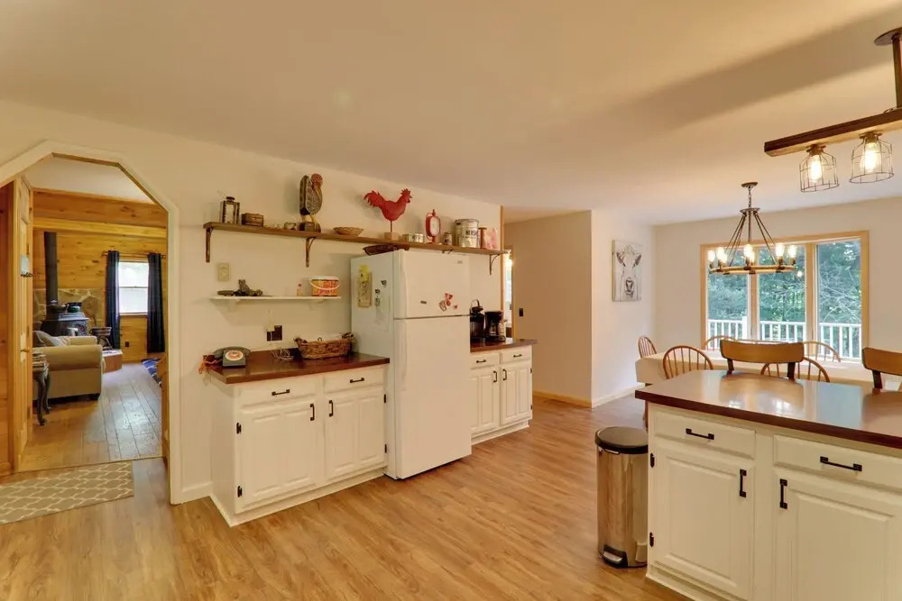 2 Mi to Elk Mountain: Poconos Escape on 11 Acres!