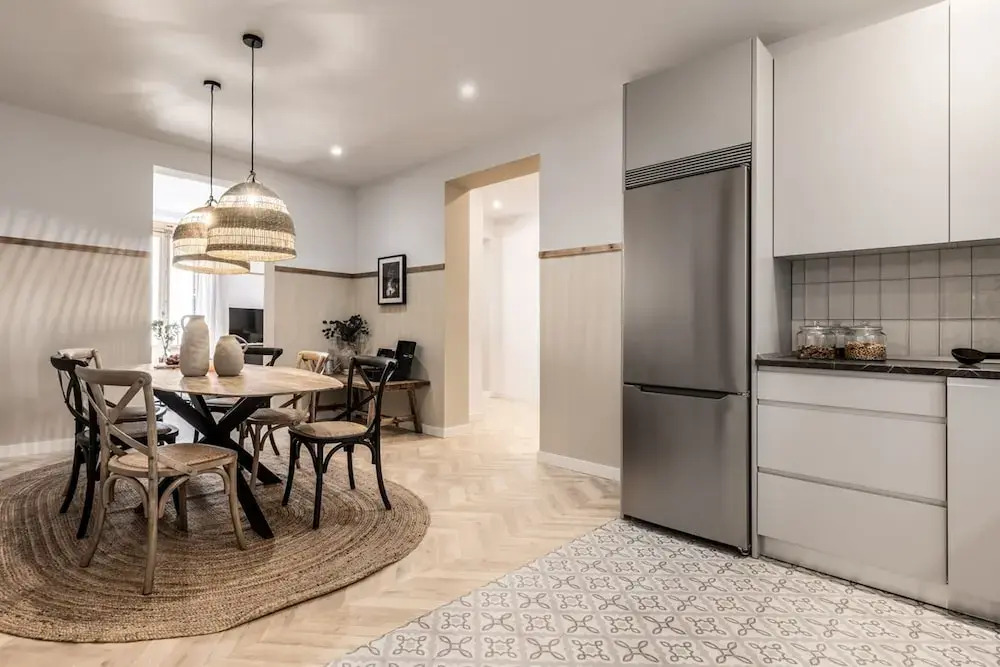 Garos - 2 Bedrooms in Malasa a