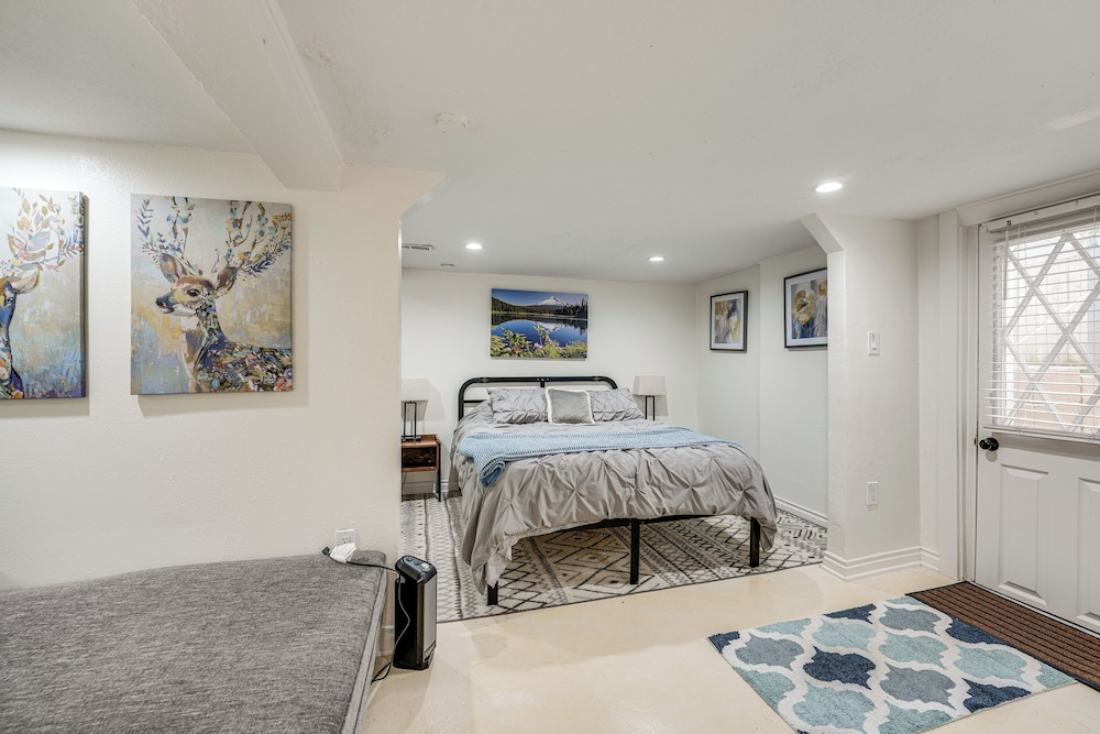 Walk to Dtwn Camas: Pet-friendly Retreat w/ Yard!
