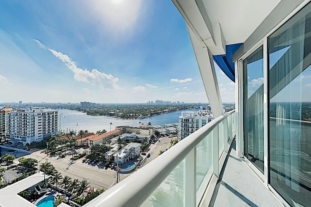 New Listing! Modern Resort W/ Ocean View 1 Bedroom Condo