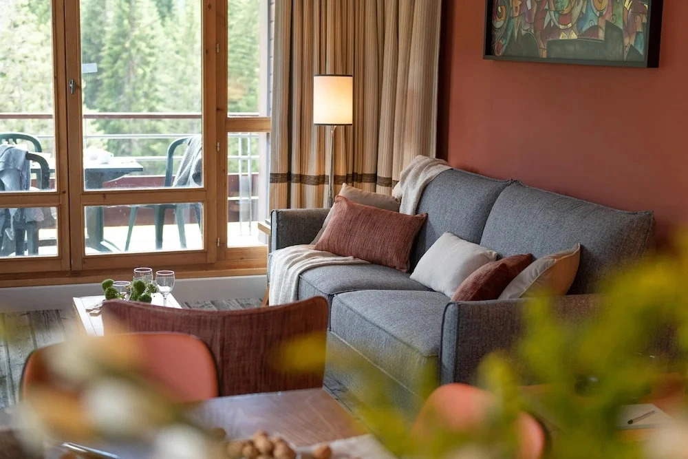 Mountain View Retreat With Balcony for 8