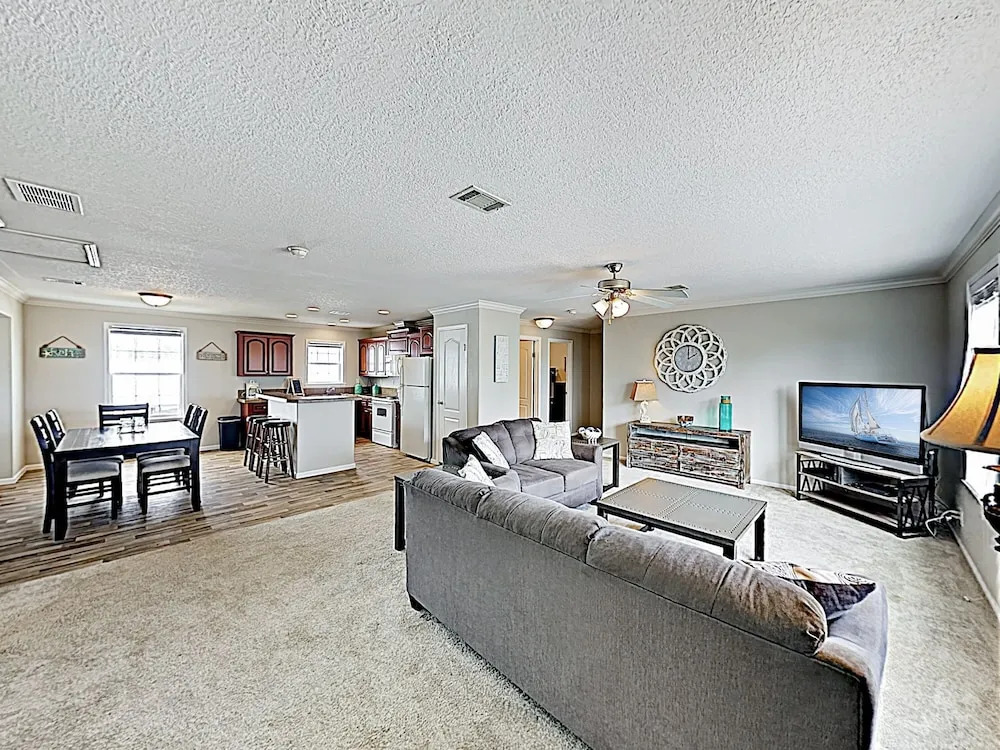New Listing! Beachside - Walk To Waves 3 Bedroom Home