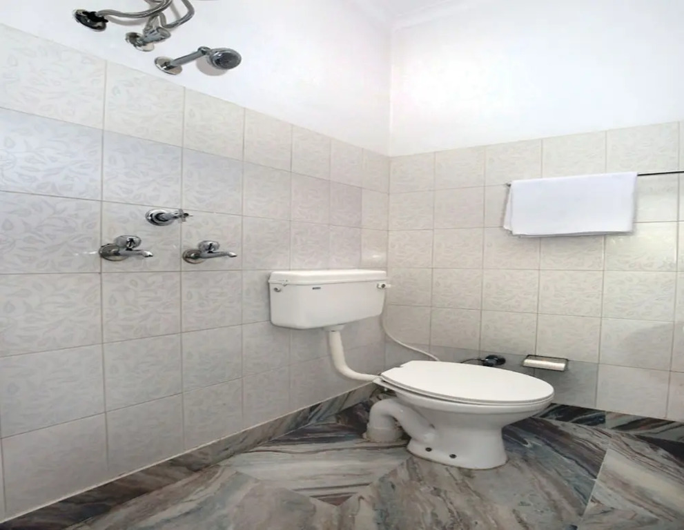 OYO 9740 Hotel Him Sagar