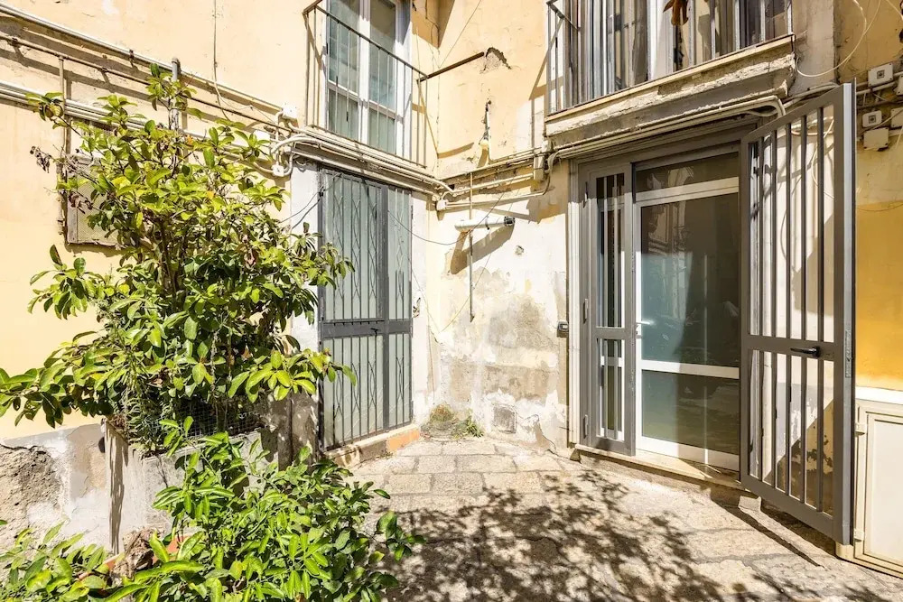 Chiaia Courtyard Haven(Contact To Property 7 Days In Advance)