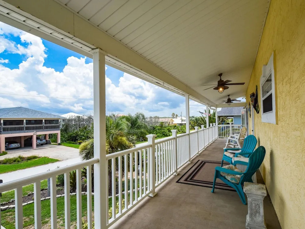Snowbird Availability! Ocean Street By Beach 4 Bedroom Home