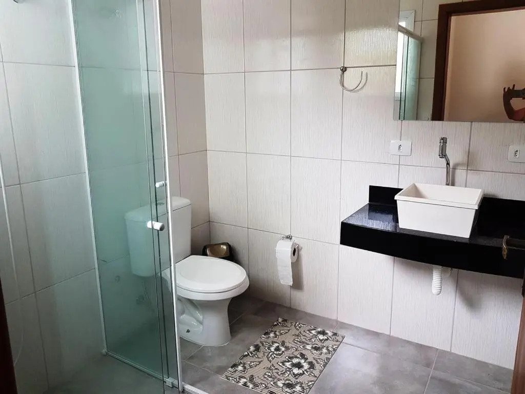 Bertioga, Praia Guaratuba, Costa do Sol - Ampla casa, nova, 4 suítes c/piscina