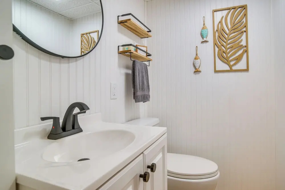 < 1 Mi to Craigville Beach: Home w/ Patio & BBQ