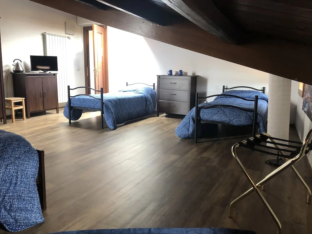 Reginella White Apartment