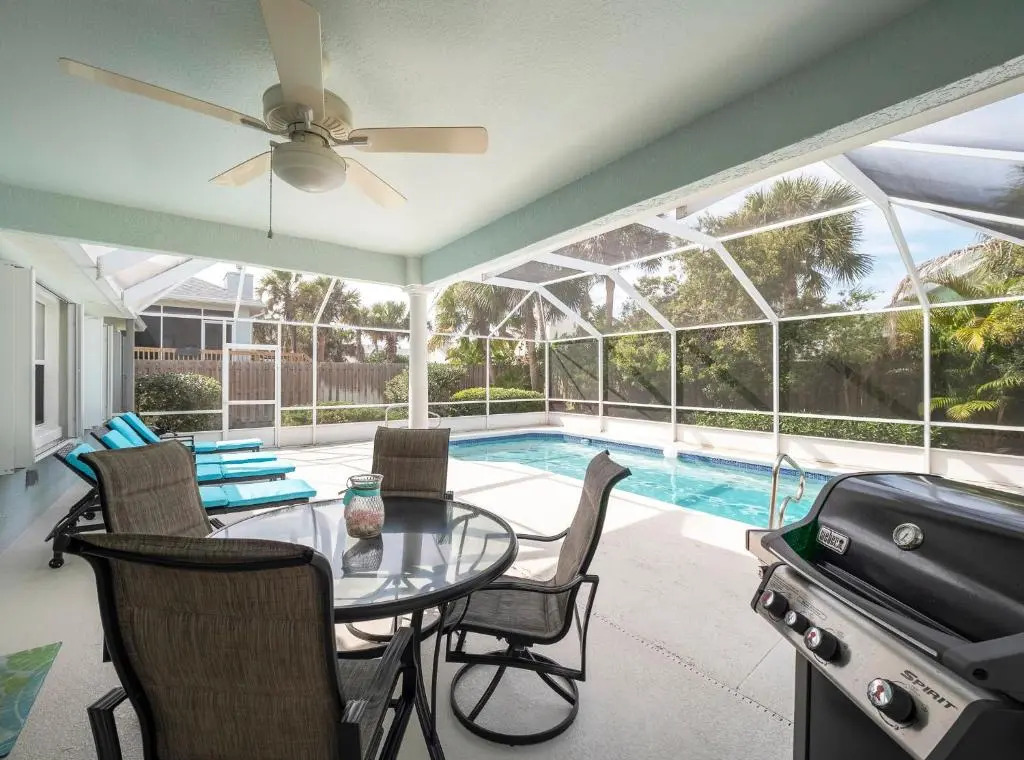 Complete SeaRenity, 4 BRs, Private Pool, Walk to Beach, Sleeps 8
