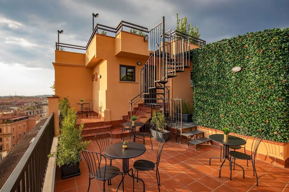 Sophie Terrace Hotel