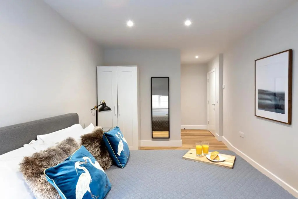 Hampden Apartments - the Diana