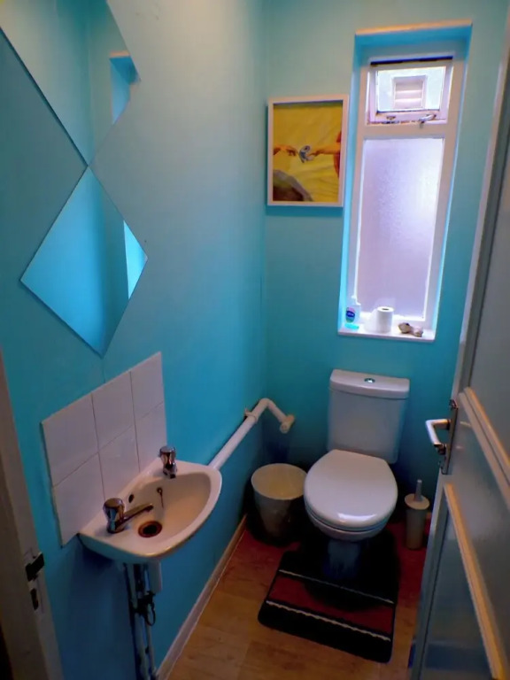 Santoriniapartmentwestkensingtonsleeps3-ensuite-ac