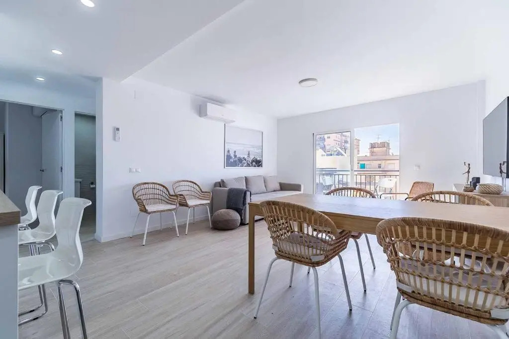 72-Modern Apartment in the Heart of Fuengirola!