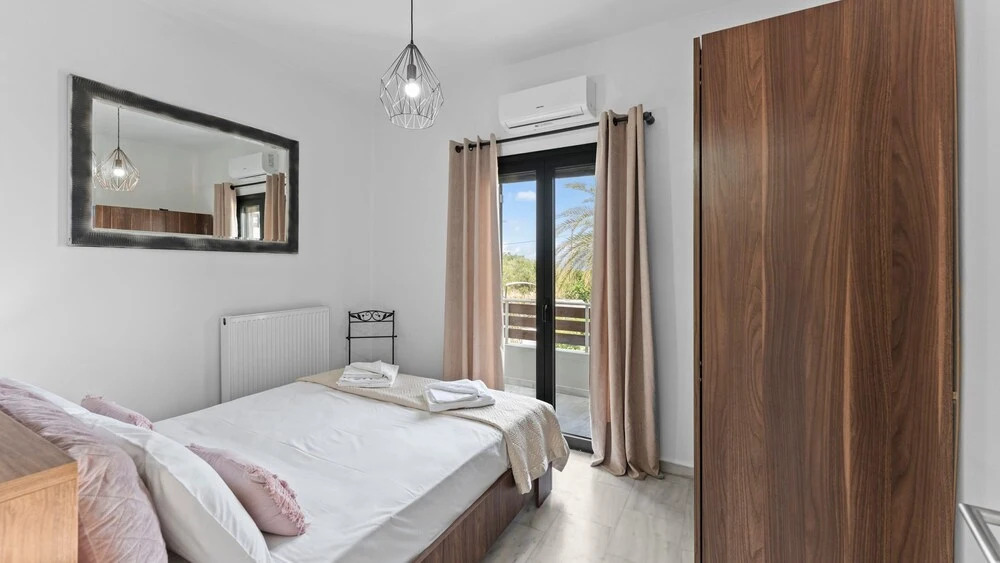 Seaside Gem near Heraklion, Villa Maros Getaway