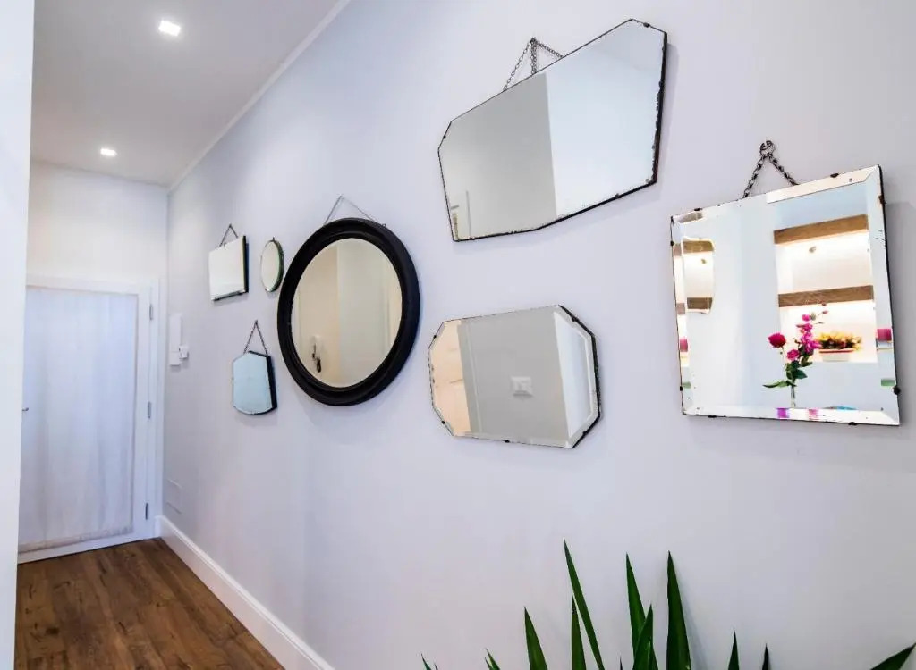 Oltrarno Lily Suite