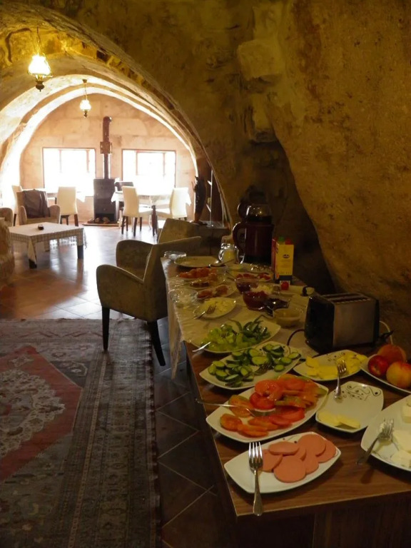 AkCave Suites & Resort