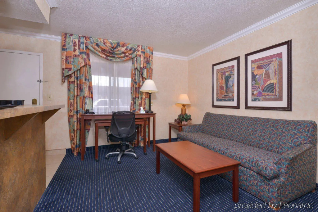 SureStay InnSuites Phoenix Hotel & Suites by Best Western