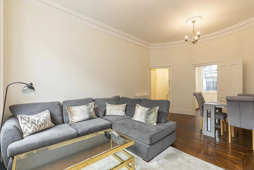 Altido Homely 2-Bed Flat W/ Private Courtyard In Bloomsbury