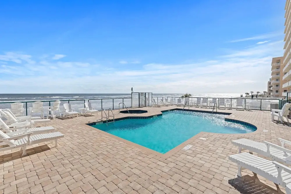 Dimucci Tower 404