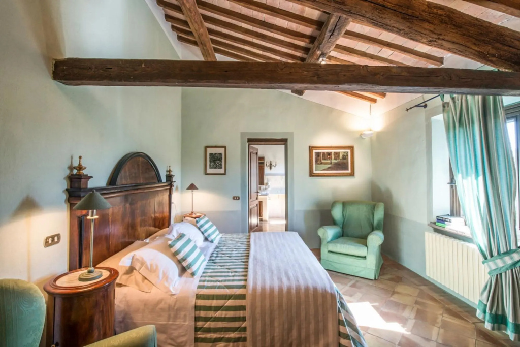 Independent Villa up to 18 Guests Pool Tennis Fitness and Wellness Area -villa Giuncheto