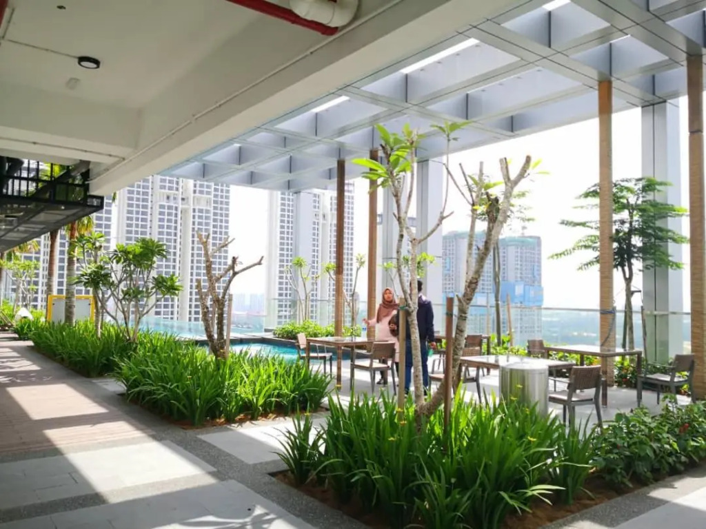 REVO AURORA PLACE, Pavilion 2, 5 Minutes To AXIATA ARENA BUKIT JALIL FREE WIFI by De Harlequins Guesthouse