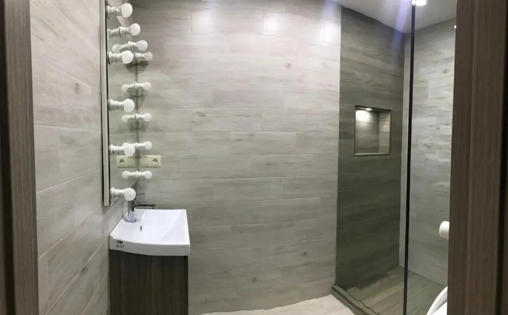 Luxury 4-Bedroom Apartment In The Center