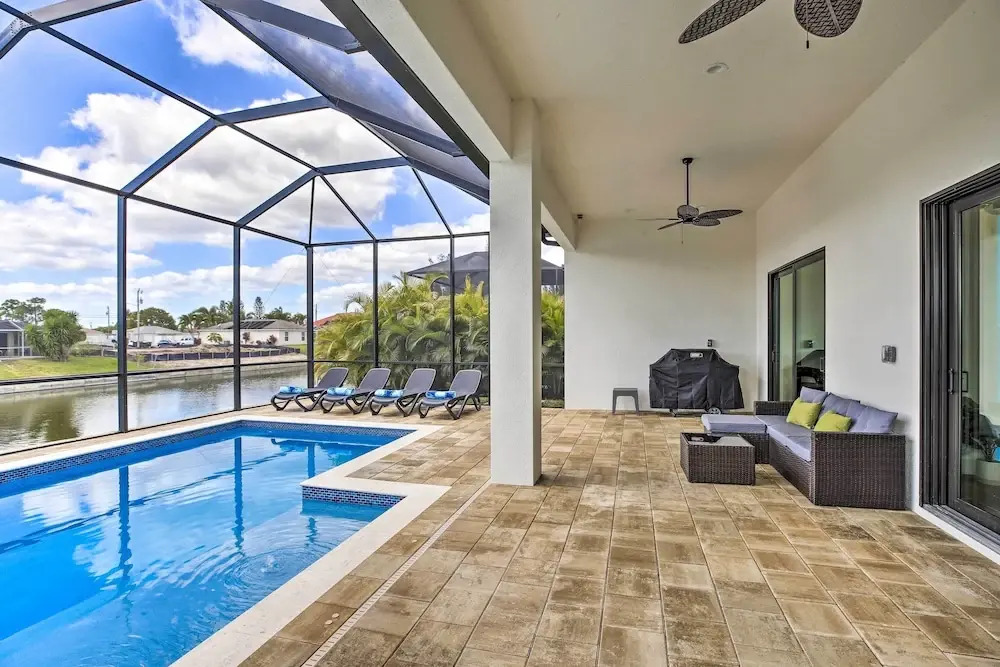 Private Pool: Canalfront Home in Cape Coral