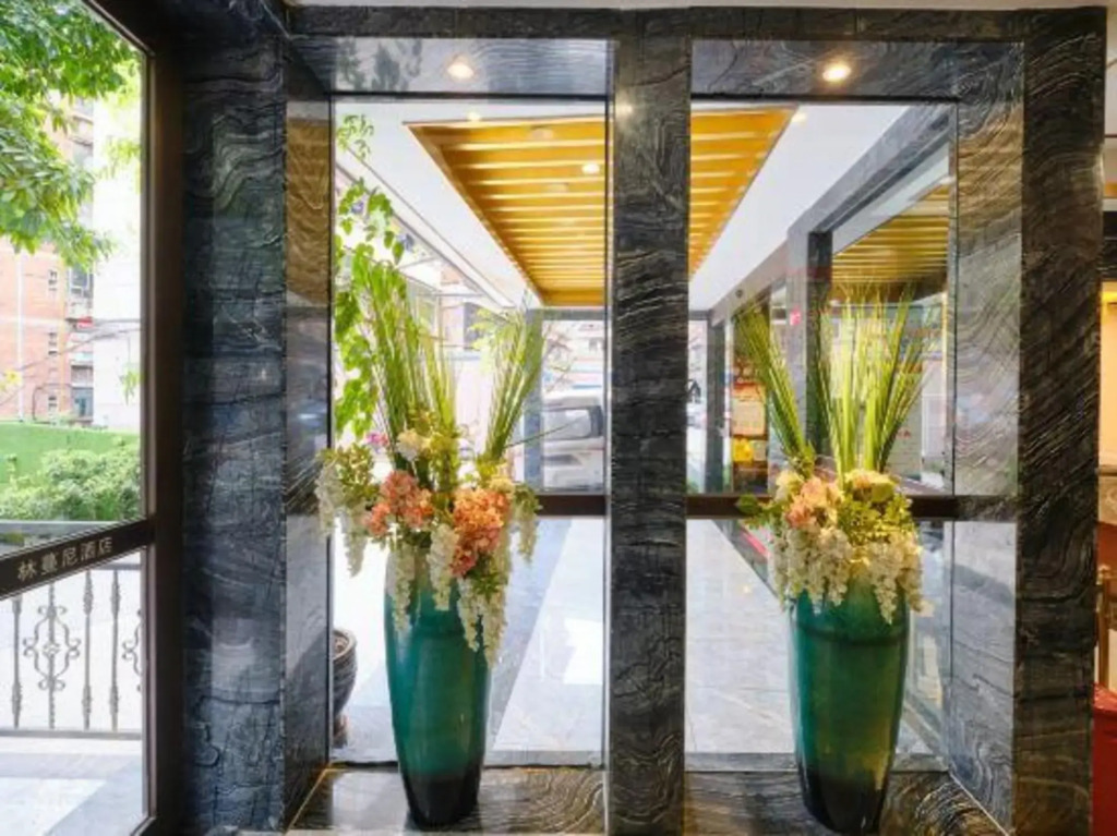 Linmanni Hotel (City Center Plaza)