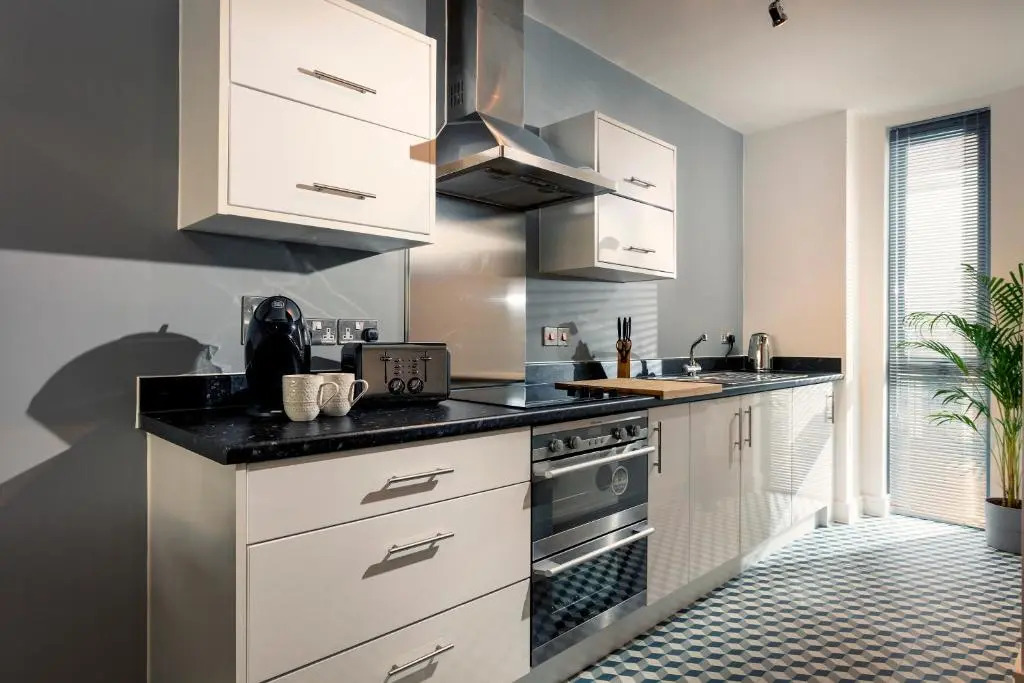 Plymouth Penthouse Apartment-Sea View-Sleeps 7- Habita Property