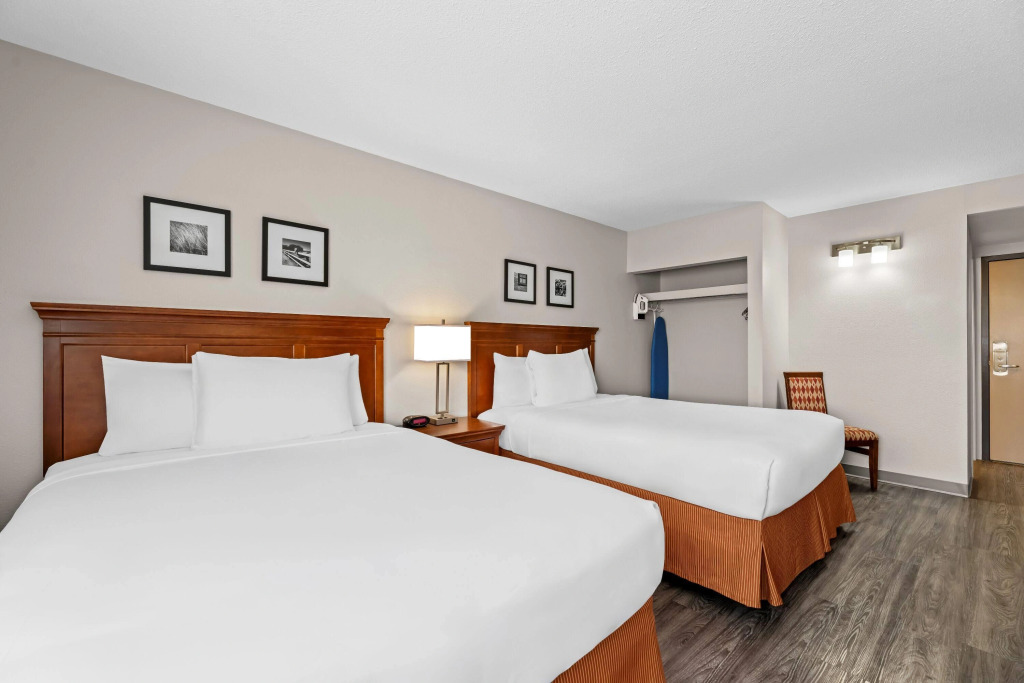 Travelodge Suites by Wyndham Regina - Eastgate Bay
