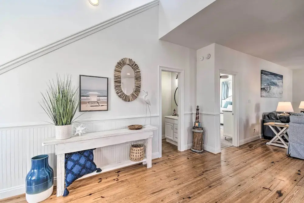 Pool Access & Steps to Beach: Coastal Getaway