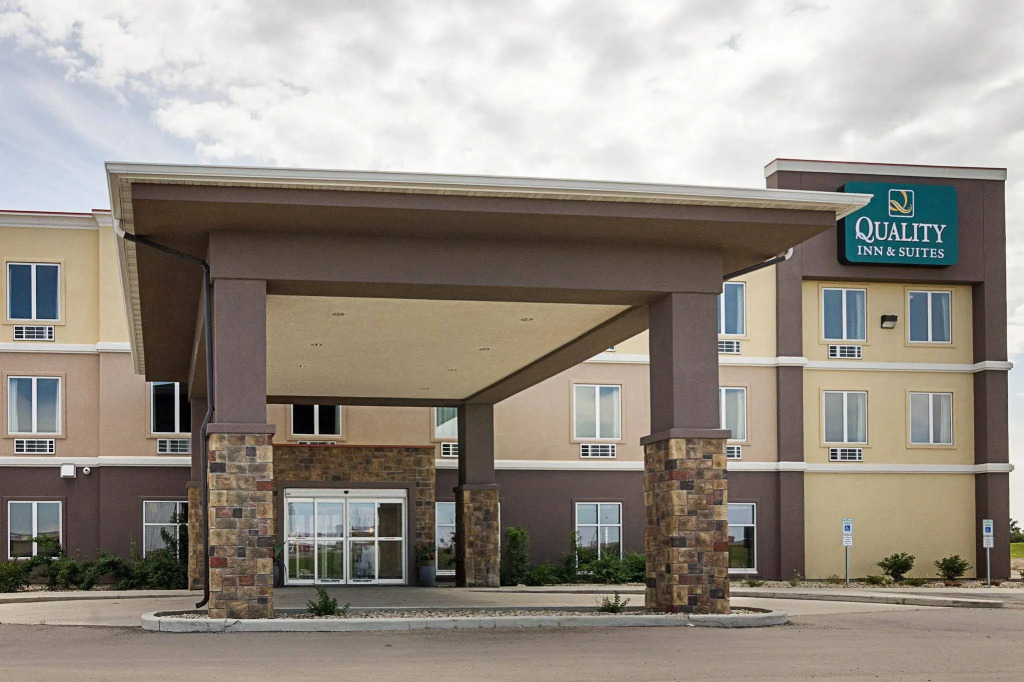 Econo Lodge Inn & Suites Minot