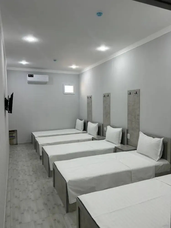 Art Guest House Hostel