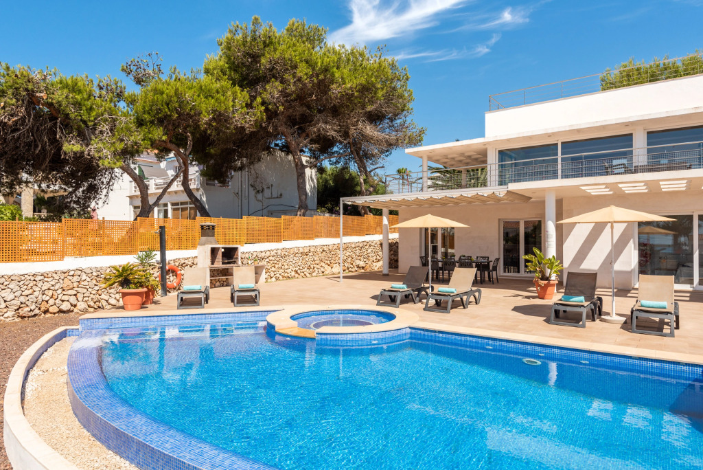 Villa Primasol by Villa Plus