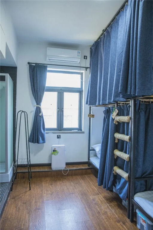 Zeako Youth Hostel