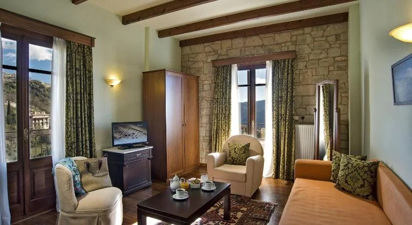Alpen House Hotel & Suites