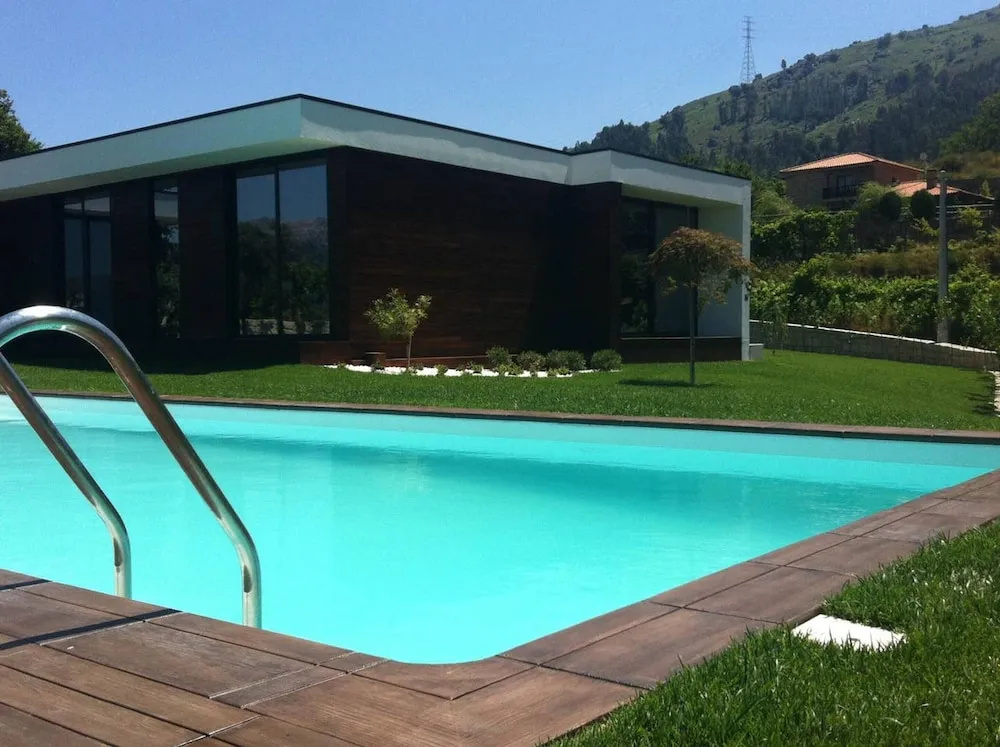 Elegant Villa Near Vieira do Minho with Pool