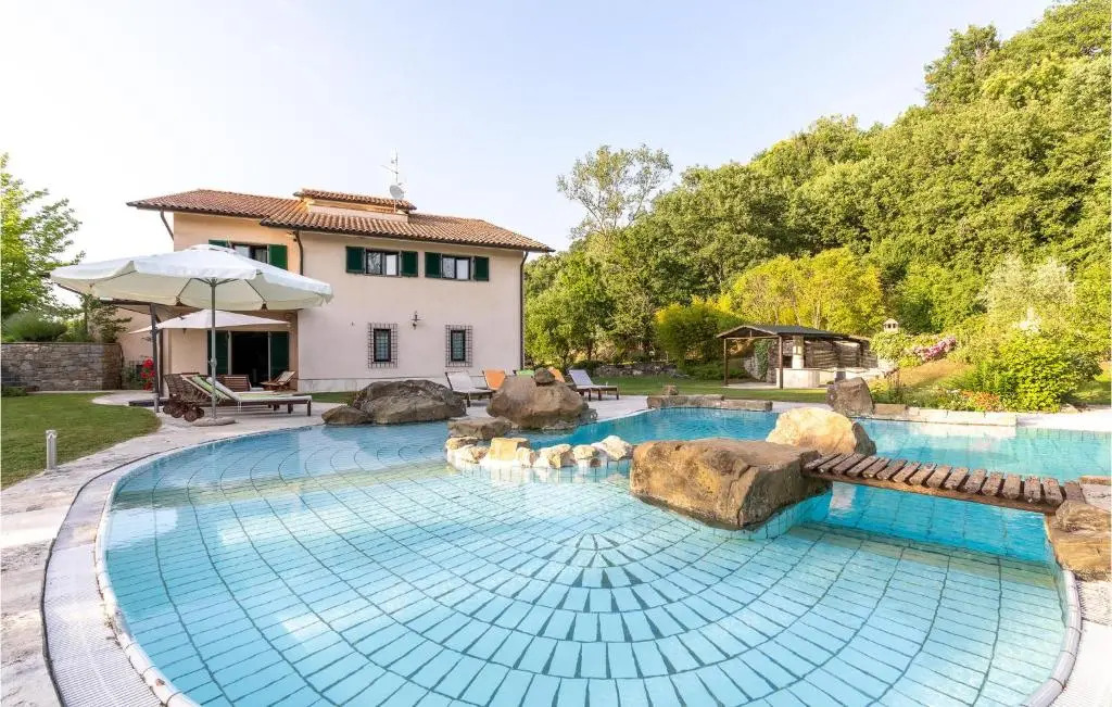 Amazing Home In Umbertide With Kitchen