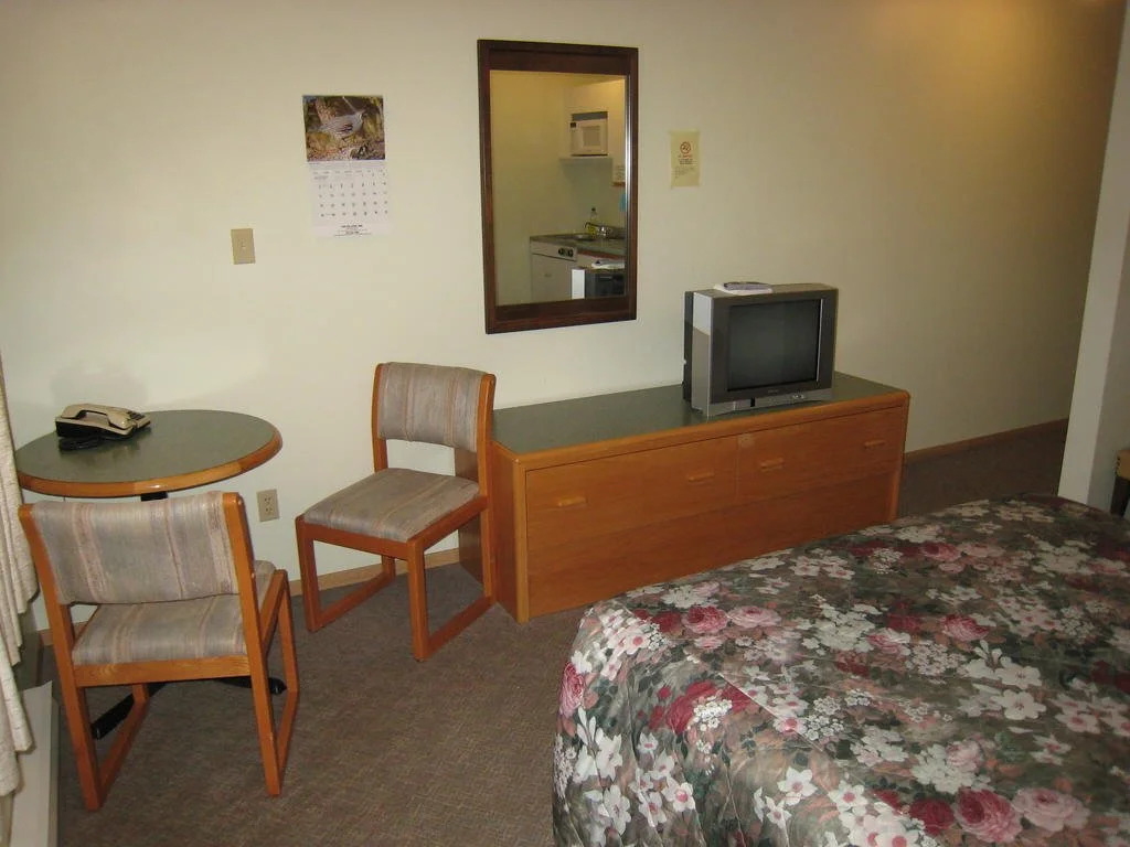 Selkirk Inn