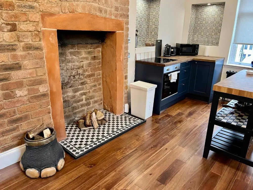 The Bards Loft, Large Studio Apartment