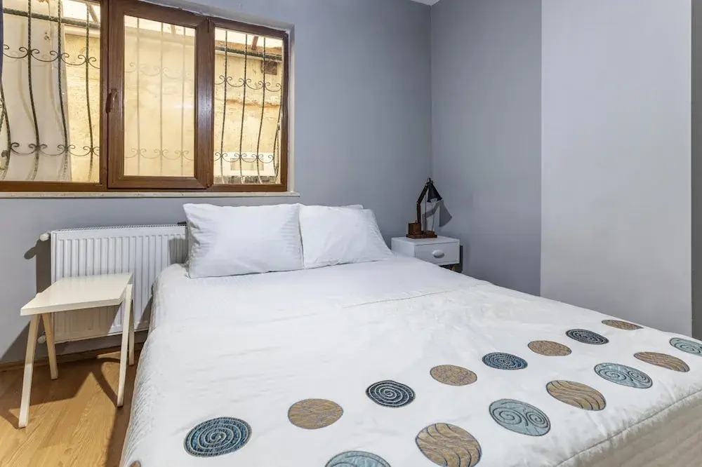 Flat With Backyard 6 min to Bostanci Show Center