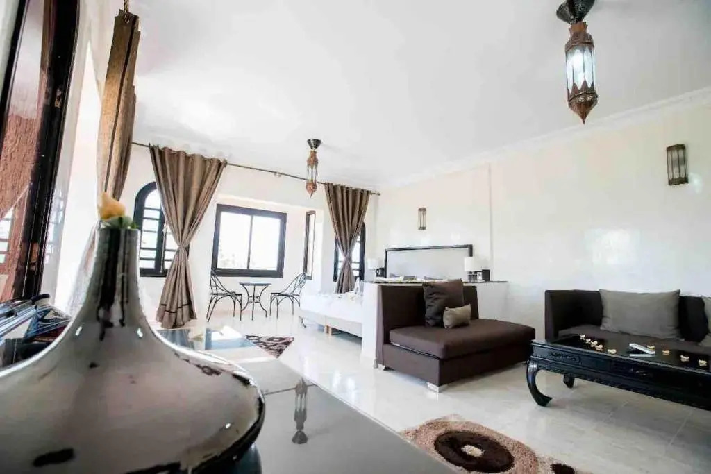 Villa Danwee - 8 Bedroom House With Swimming Pool, Road From Fez To Marrakech