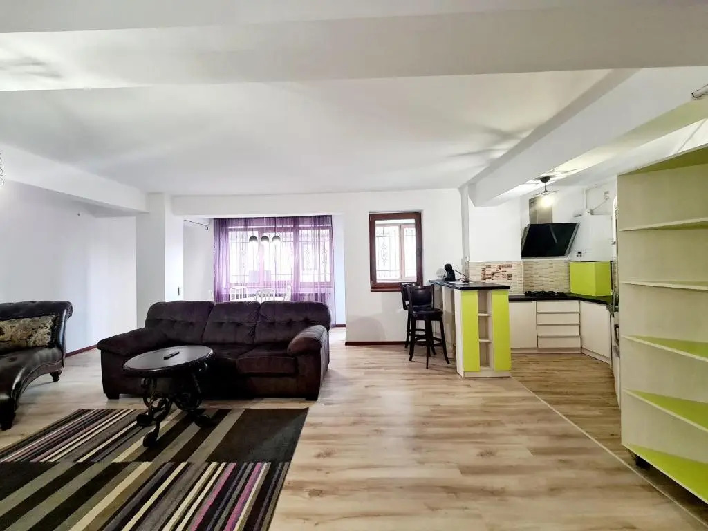 R.O.S.E. Apartment