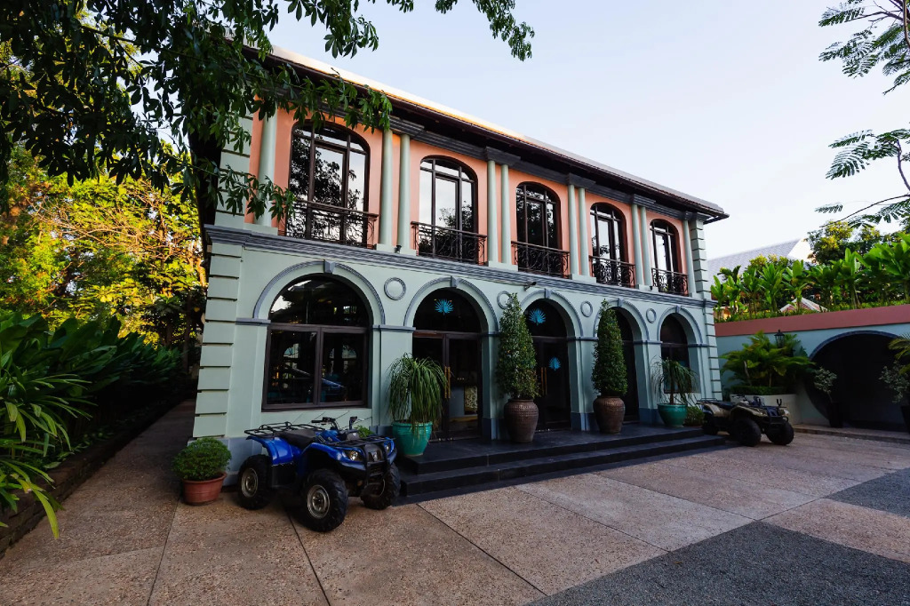 Отель Heritage Suites