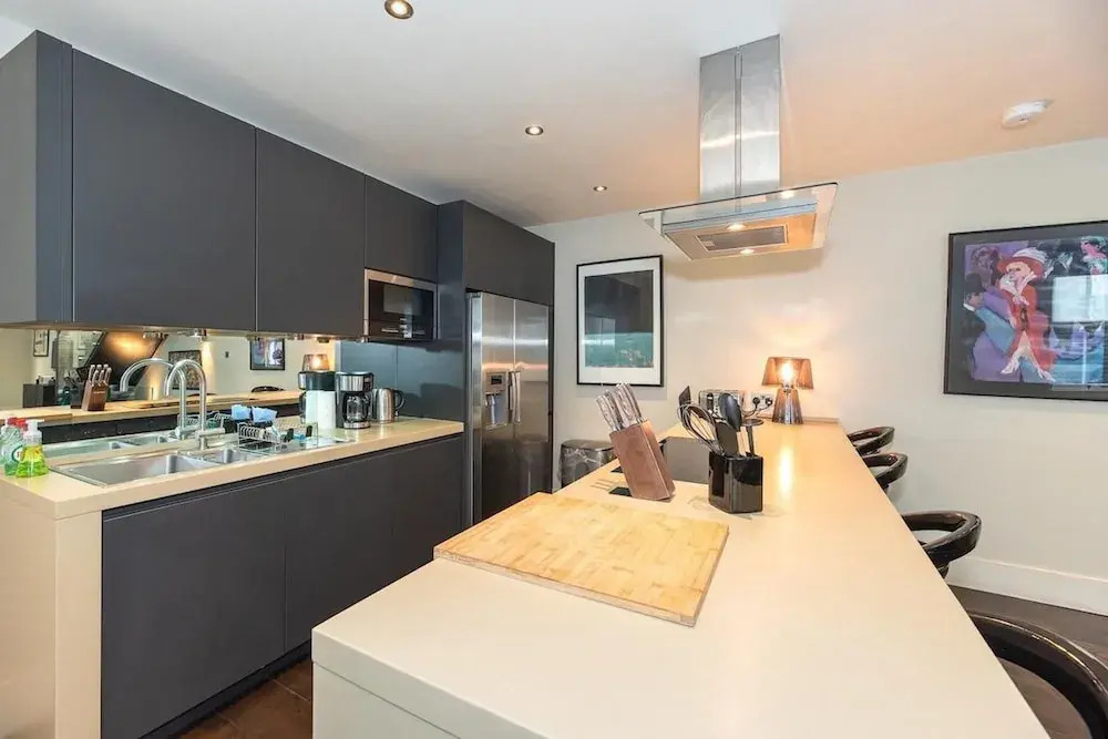 Spacious 4BR Victorian Estate in Kensington