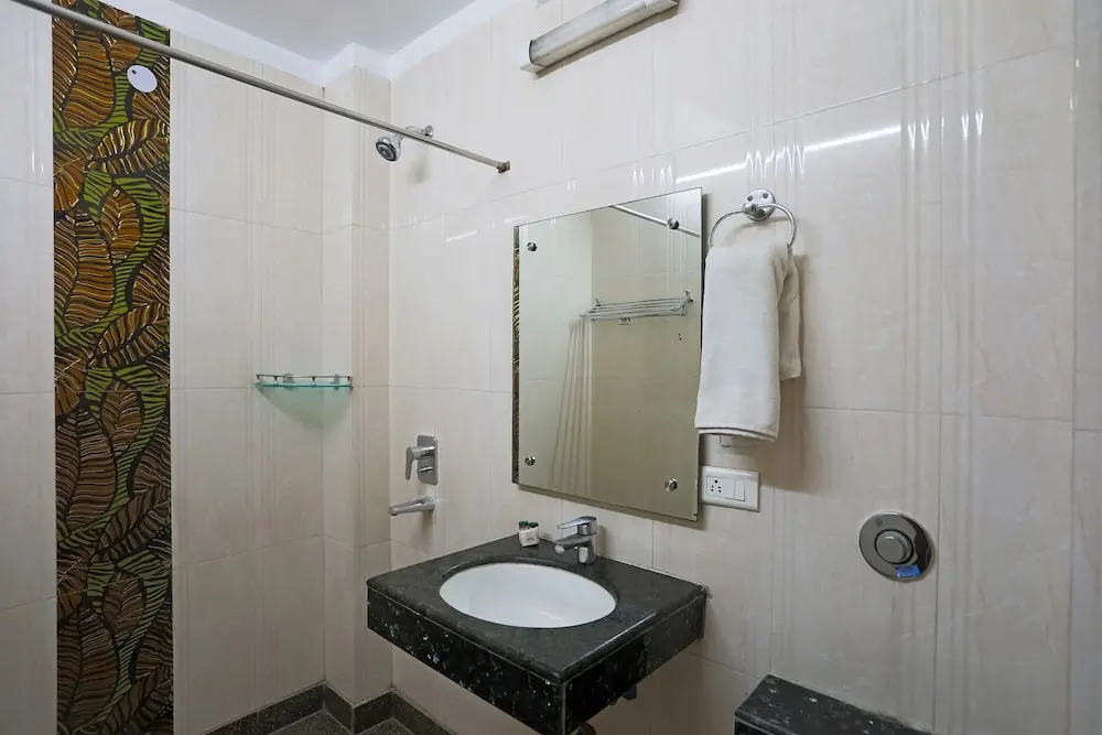 OYO 625 Svaruchi Inn